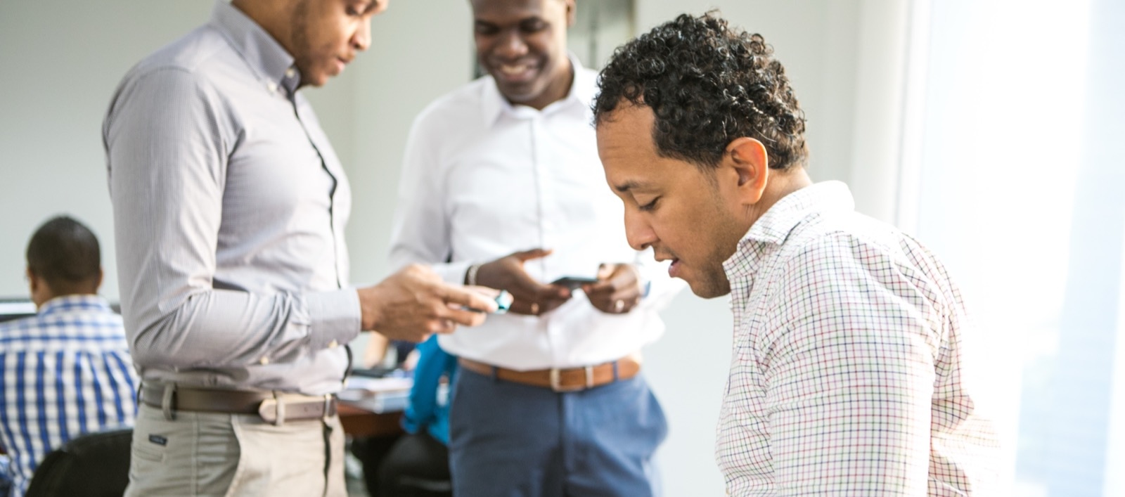 Minubia team collaborating