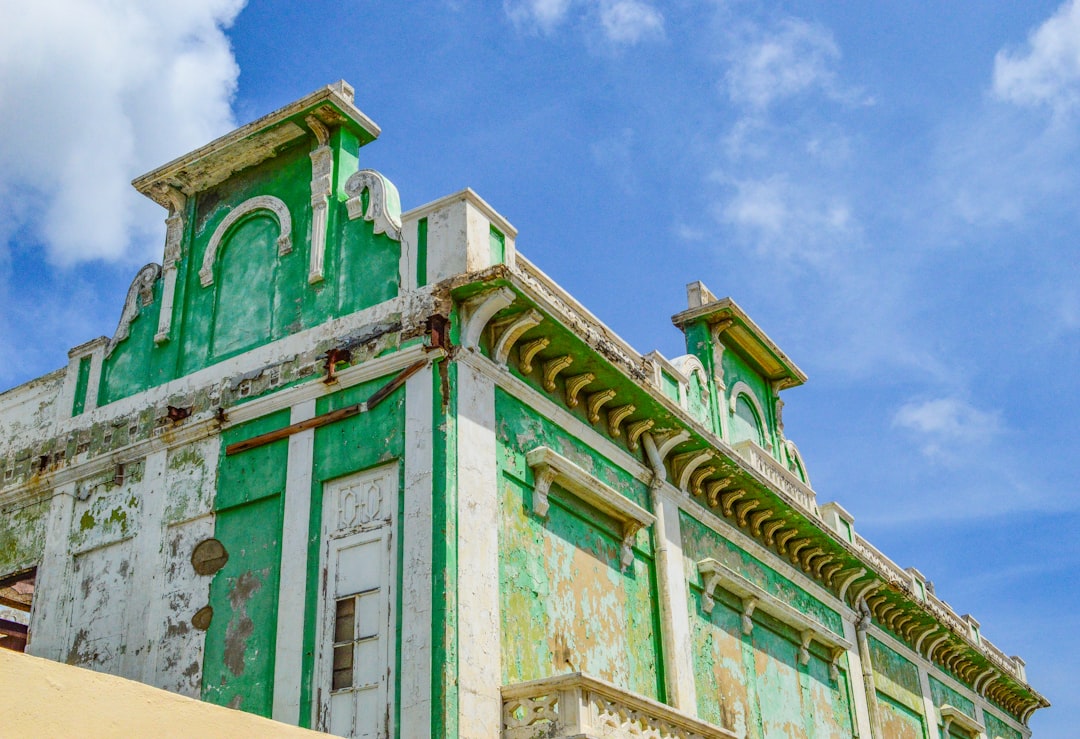 Historic Dutch Caribbean architecture in Oranjestad, Aruba, one of the markets Minubia serves